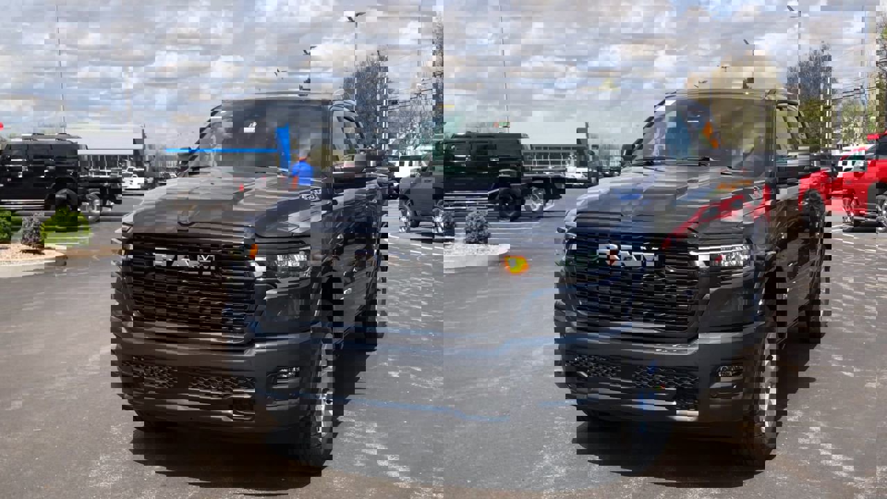 New 2026 RAM 1500 4x4 Crew Cab image 4