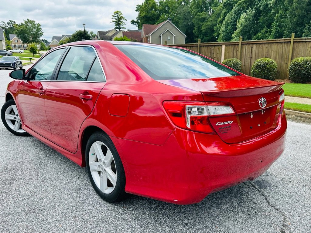 Used 2014 Toyota Camry SE image 6