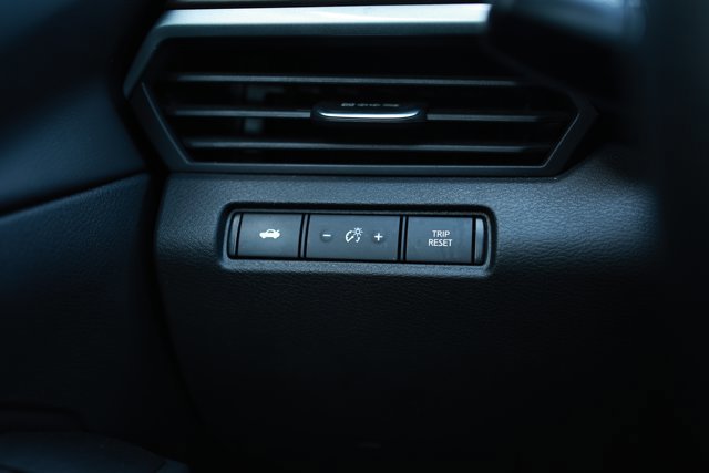 Used 2024 Nissan Altima 2.5 SV FWD image 15