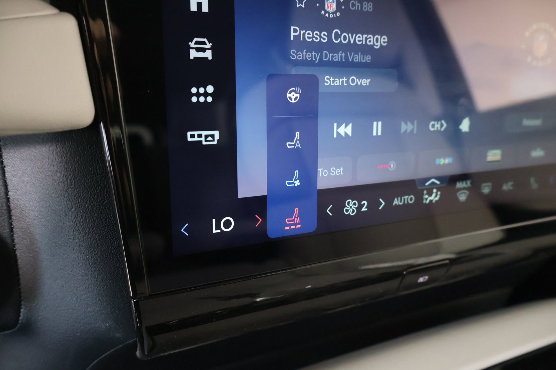 New 2026 Lincoln Navigator Premiere image 8