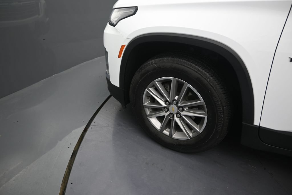 Used 2023 Chevrolet Traverse LT FWD image 13