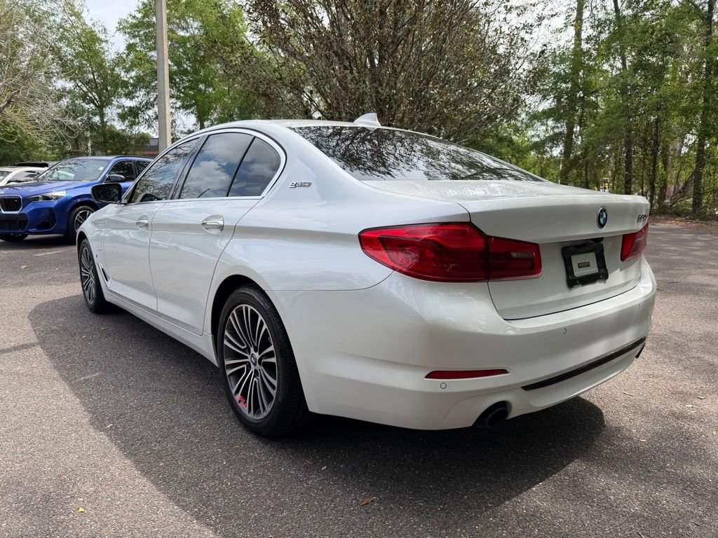 Used 2018 BMW 530e w/ Premium Package image 4
