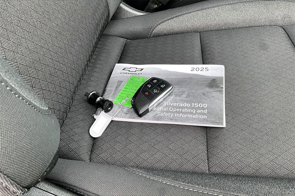 Used 2025 Chevrolet Silverado 1500 LT Trail Boss w/ Protection Package image 11