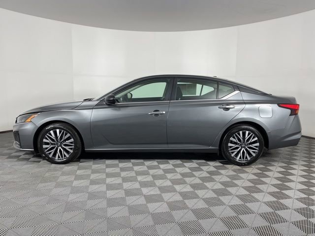 Used 2024 Nissan Altima 2.5 SV image 6