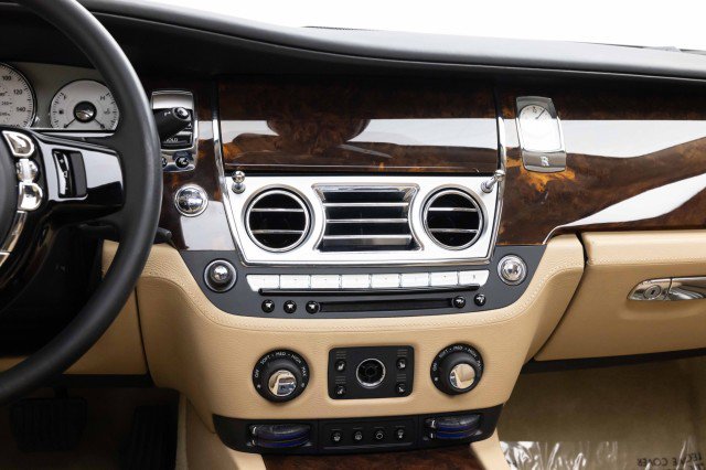 Used 2010 Rolls-Royce Ghost image 18