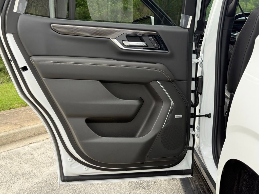 New 2026 GMC Yukon Elevation w/ Elevation Premium Package AWD/4WD image 21