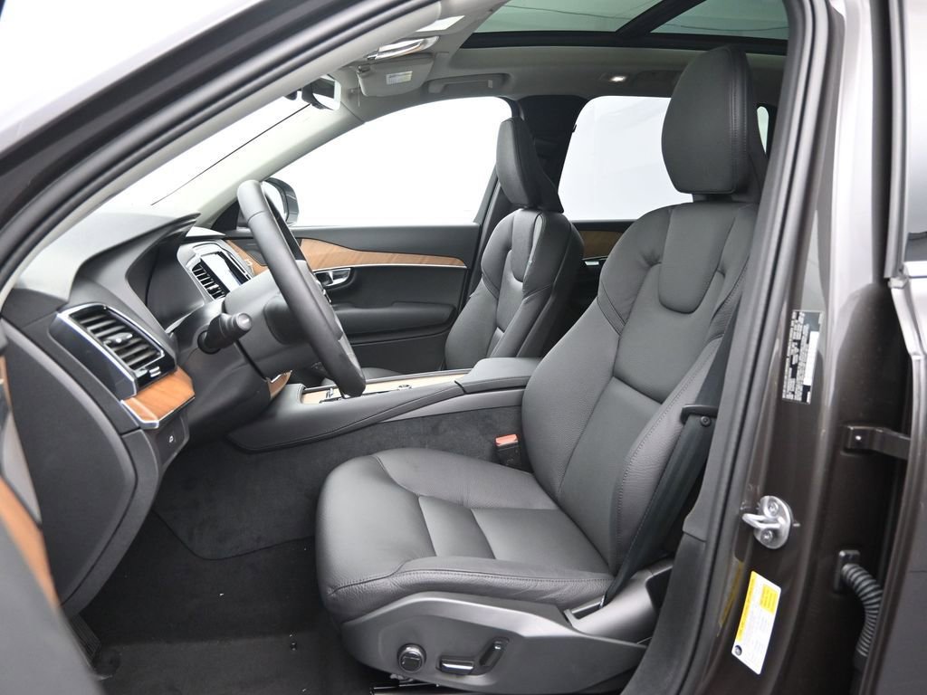 New 2025 Volvo XC90 B6 Plus w/ Protection Package Premier image 21