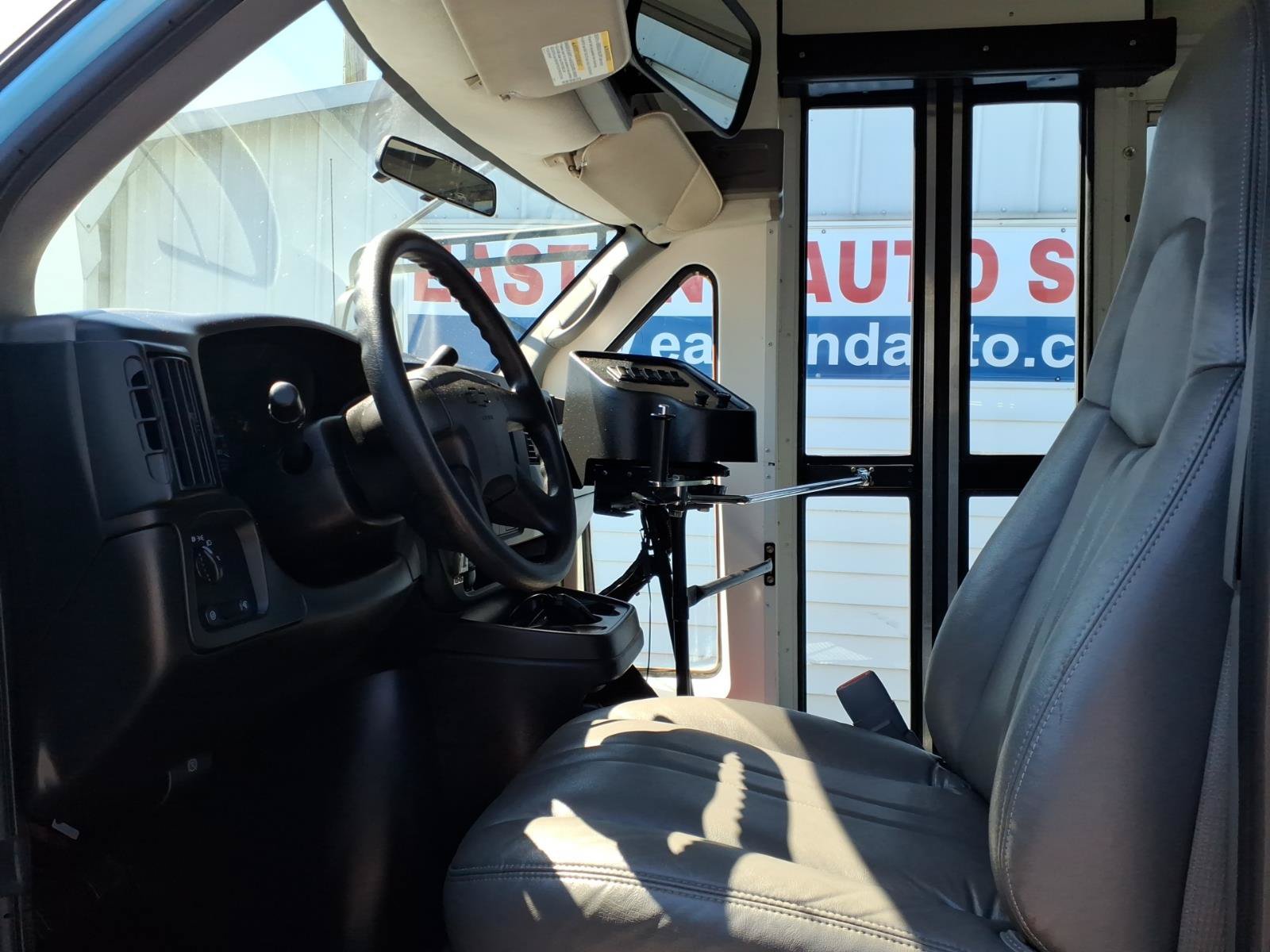 Used 2005 Chevrolet Express 3500 w/ School Bus Package RWD image 5