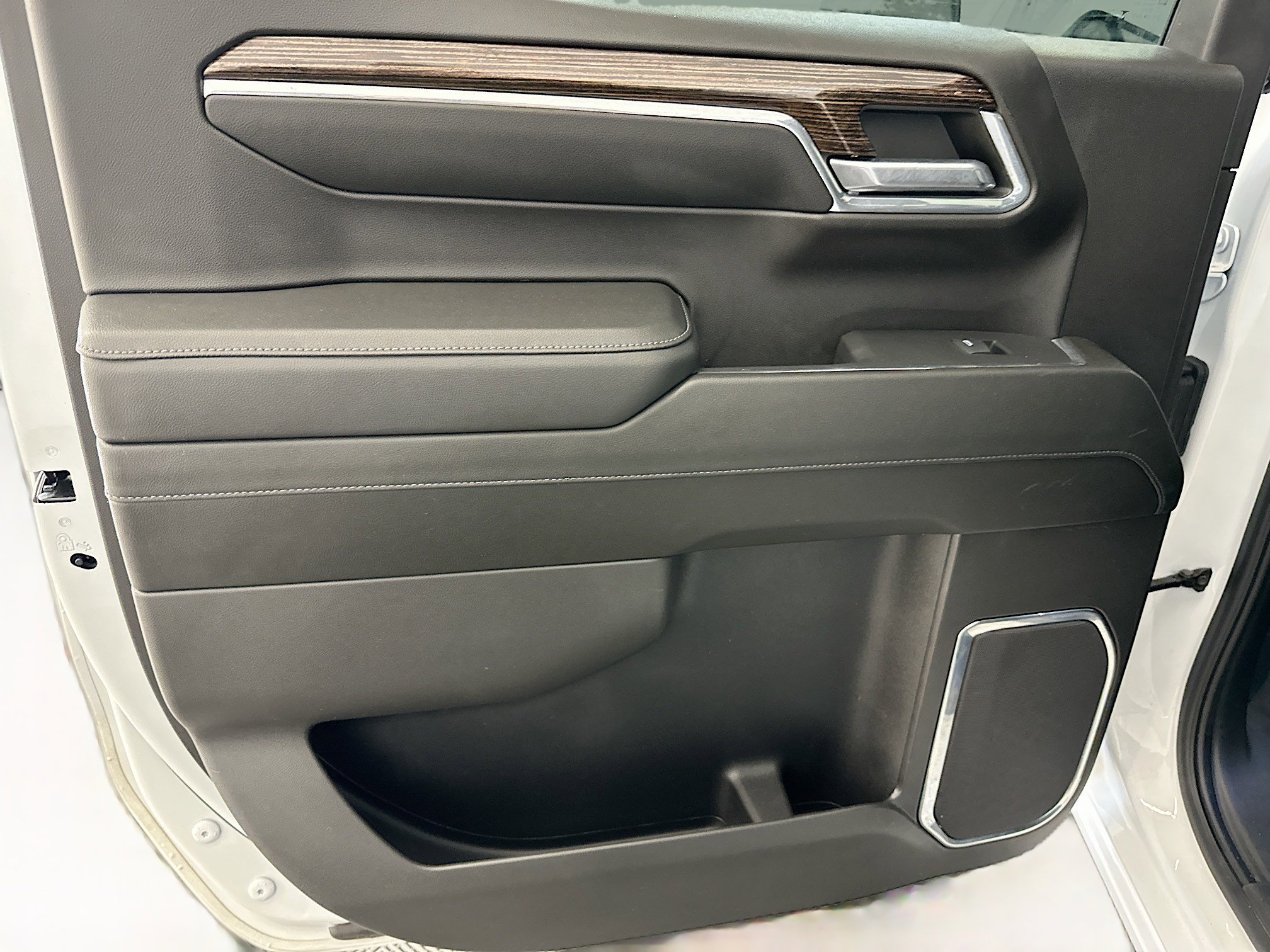 Used 2024 GMC Sierra 1500 Elevation image 27