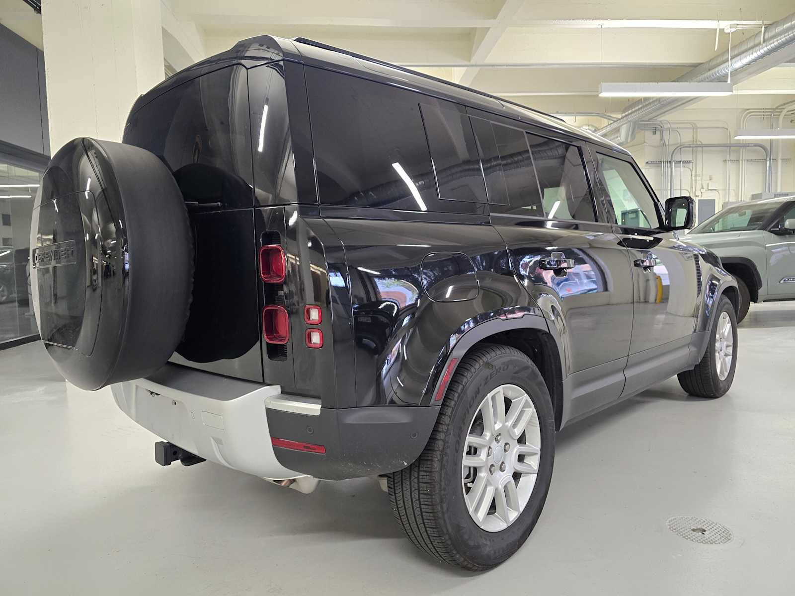 Used 2025 Land Rover Defender 110 S AWD/4WD image 8