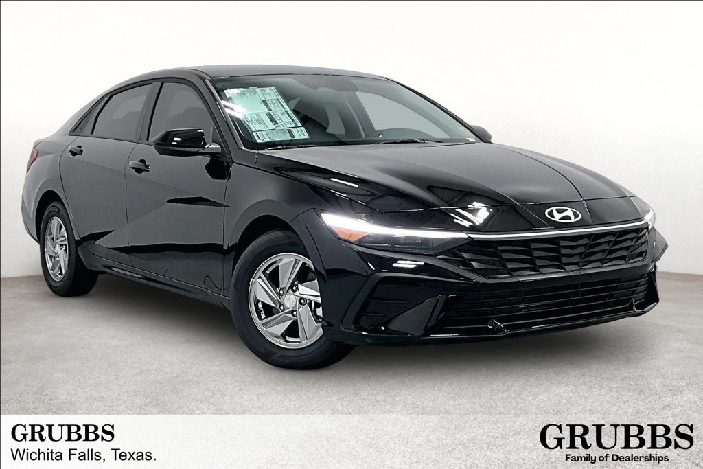 New 2026 Hyundai Elantra SE