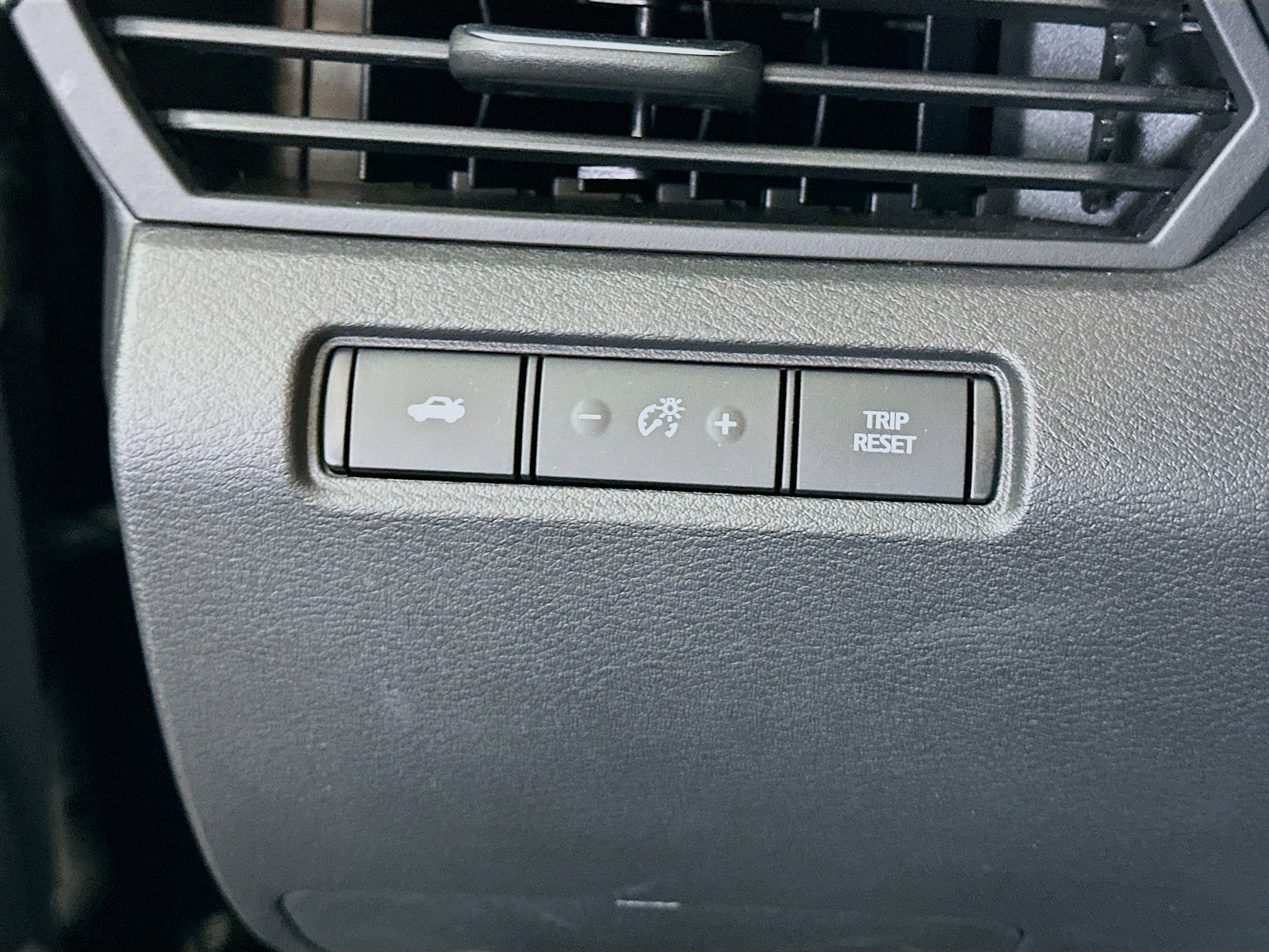 Used 2025 Nissan Altima 2.5 SV image 15