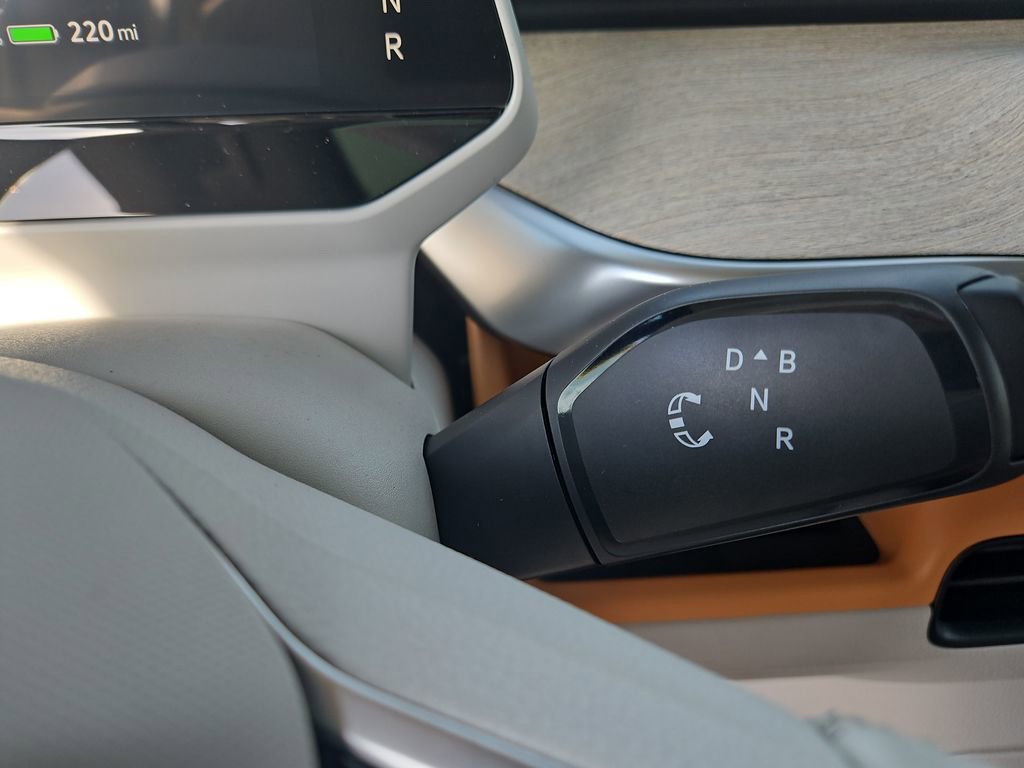 New 2025 Volkswagen ID. Buzz Pro S Plus image 24