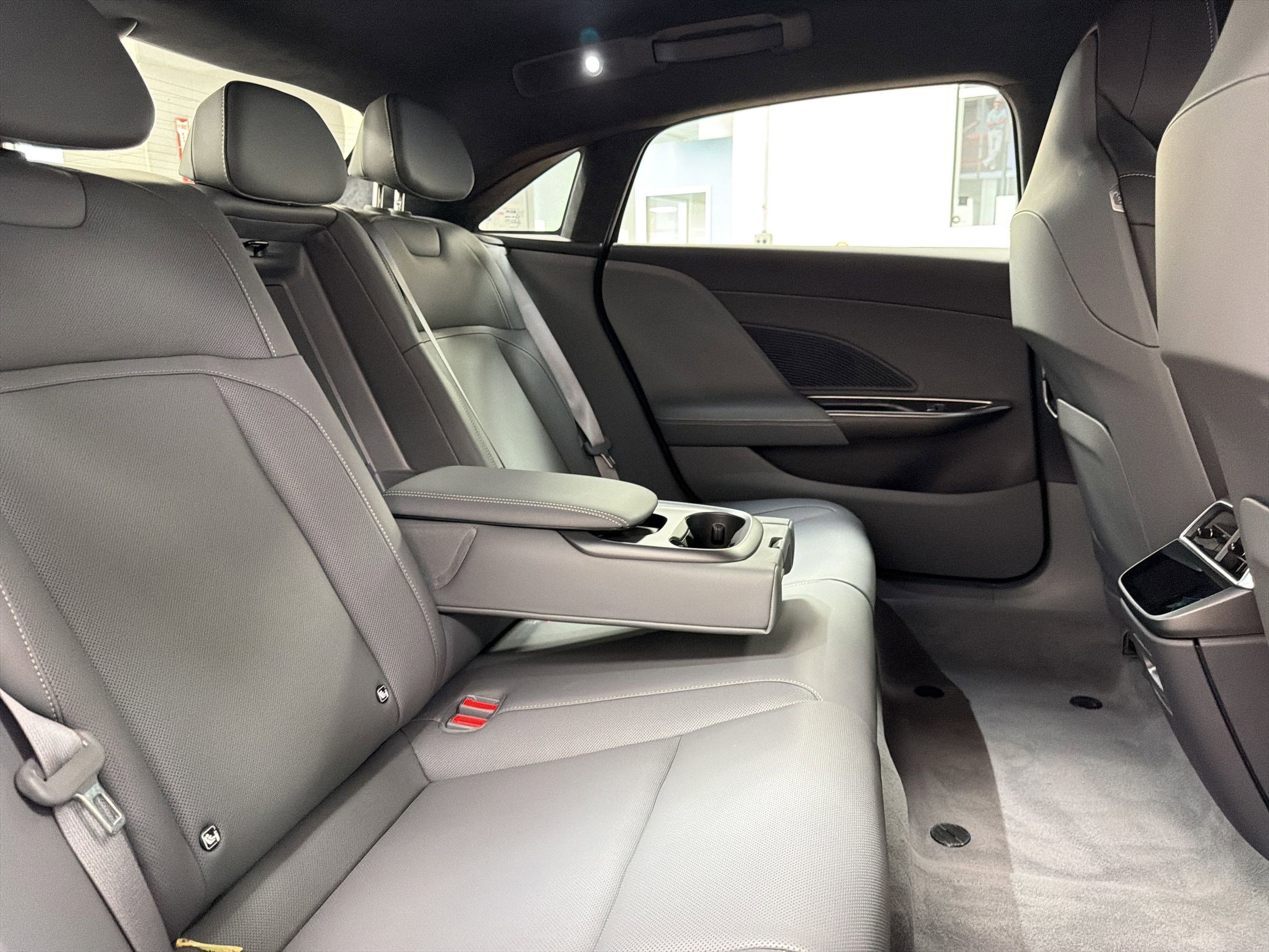 Used 2024 Lucid Air Pure image 28