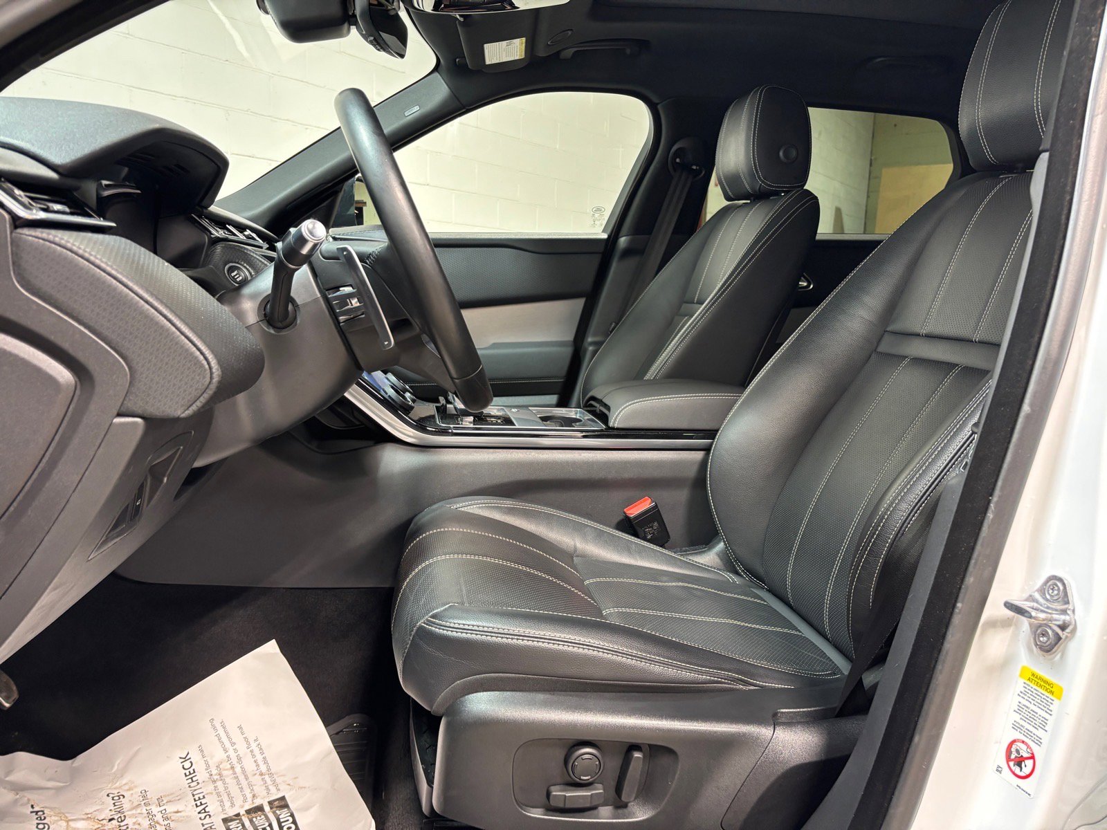 Used 2022 Land Rover Range Rover Velar R-Dynamic S AWD/4WD image 24