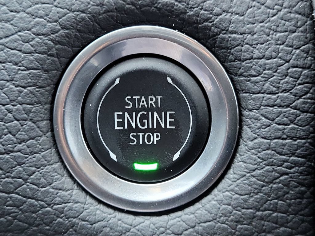 Used 2024 GMC Yukon Denali w/ Advanced Technology Package AWD/4WD image 34
