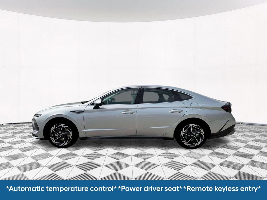 New 2026 Hyundai Sonata SEL FWD image 4