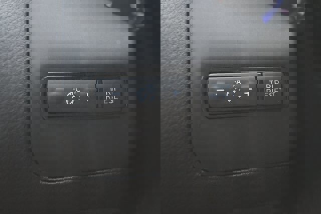 Used 2018 INFINITI Q60 3.0t Luxe image 38