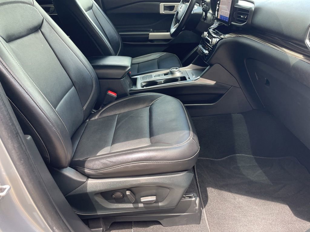Used 2021 Ford Explorer Limited RWD image 16