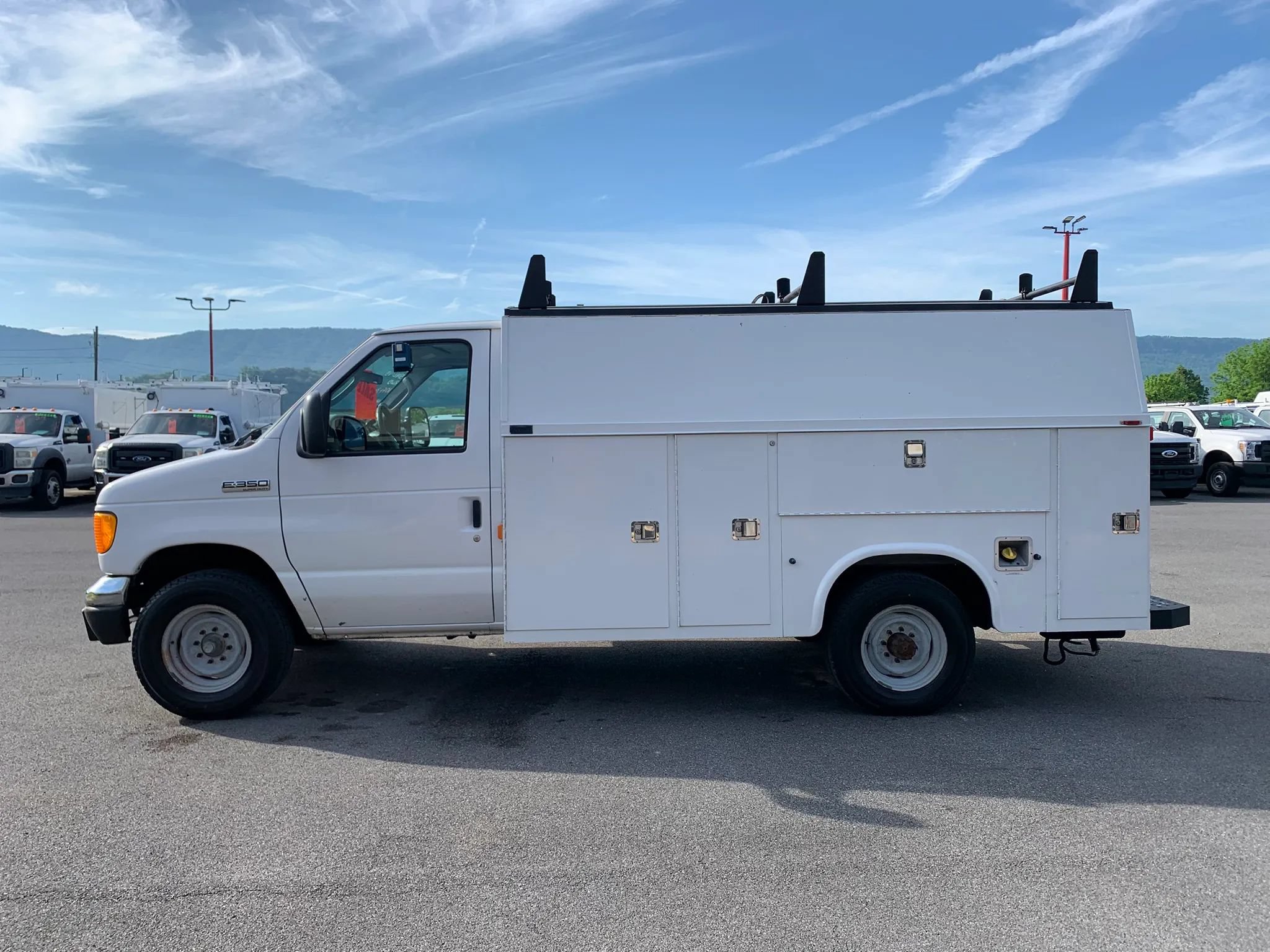 Used 2006 Ford E-350 and Econoline 350 Super Duty RWD image 5