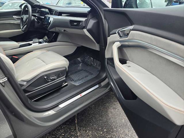 Used 2023 Audi e-tron Chronos w/ Chronos Package image 11