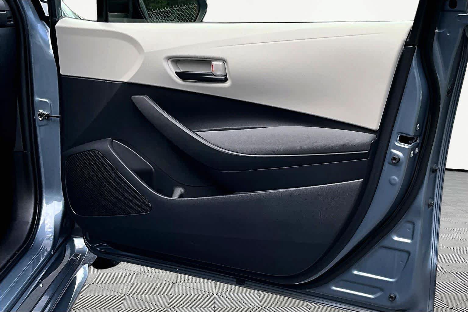 Certified 2022 Toyota Corolla LE w/ Carpet Mat Package (TMS) FWD image 23