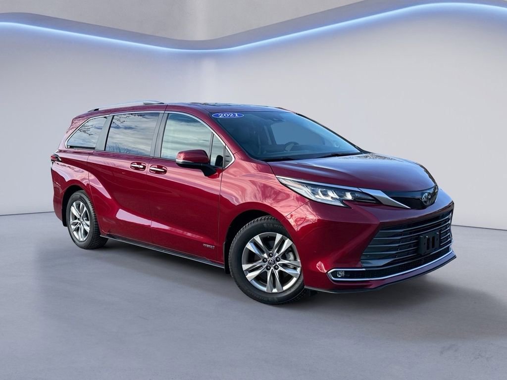 Used 2021 Toyota Sienna Limited image 2