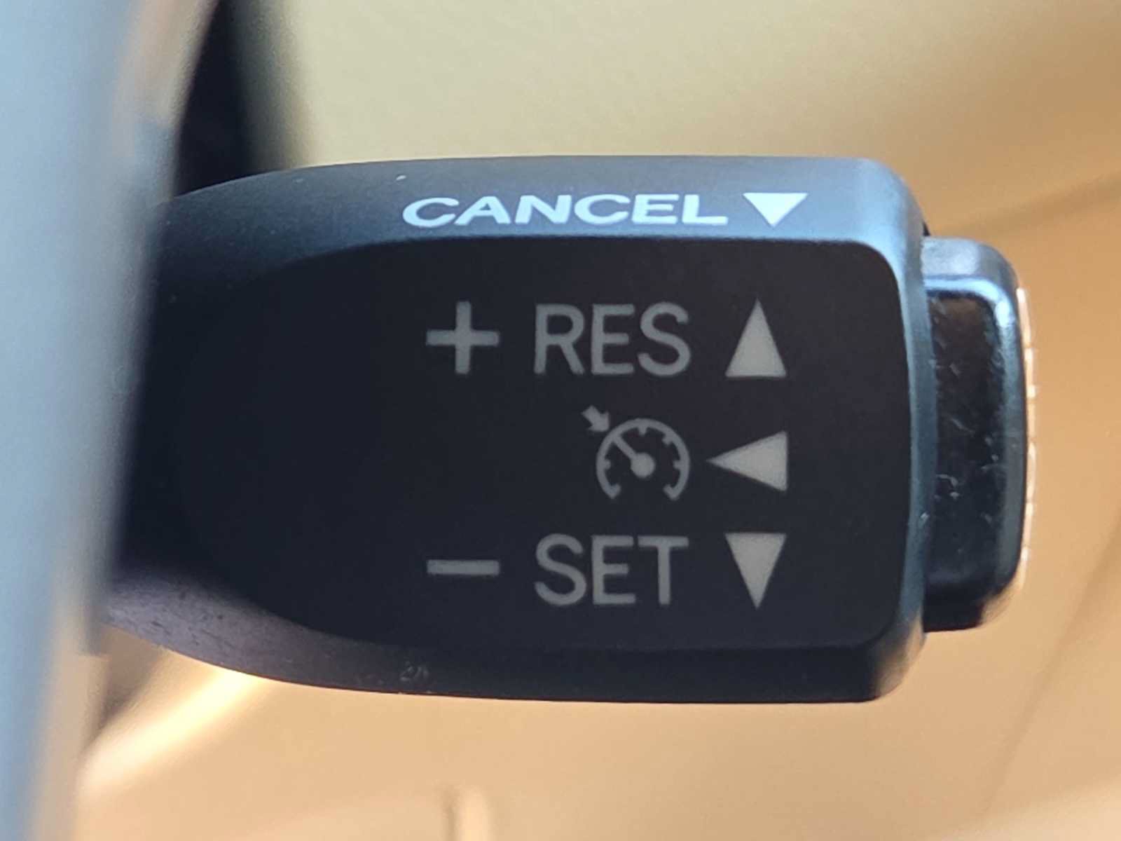 Used 2016 Toyota Highlander XLE AWD/4WD image 23