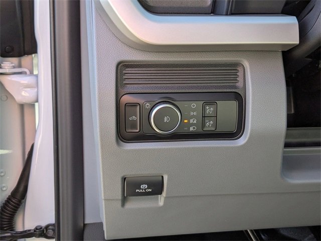 New 2026 Ford F350 4x4 Crew Cab DRW Super Duty image 10