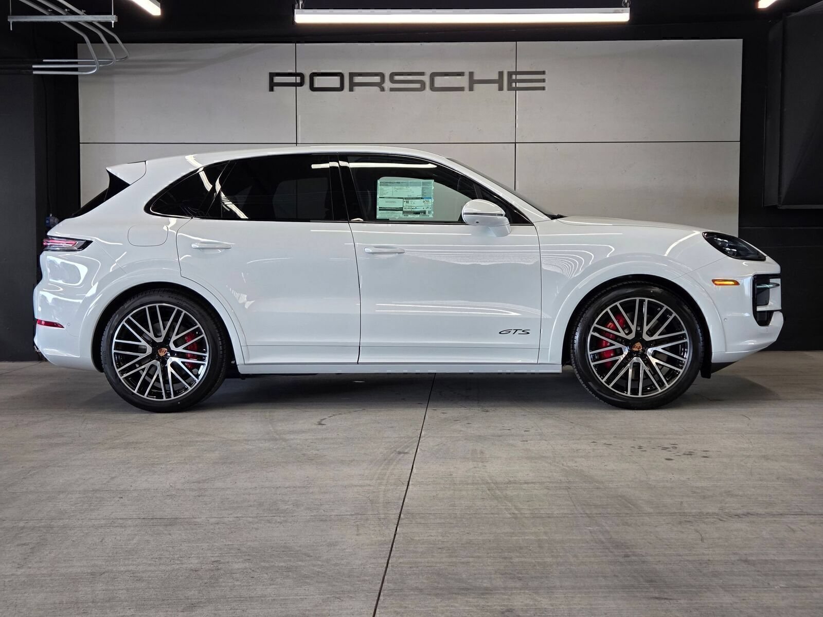 Used 2026 Porsche Cayenne GTS AWD/4WD image 23
