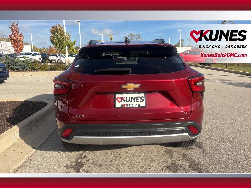 Used 2025 Chevrolet Trax LT image 5