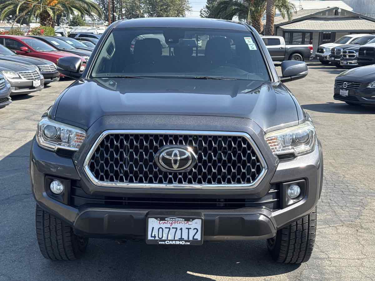 Used 2019 Toyota Tacoma TRD Off-Road w/ Technology Package image 2
