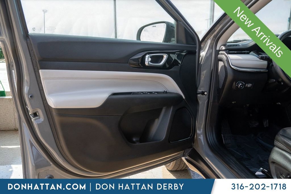 Used 2022 Jeep Compass Limited image 14