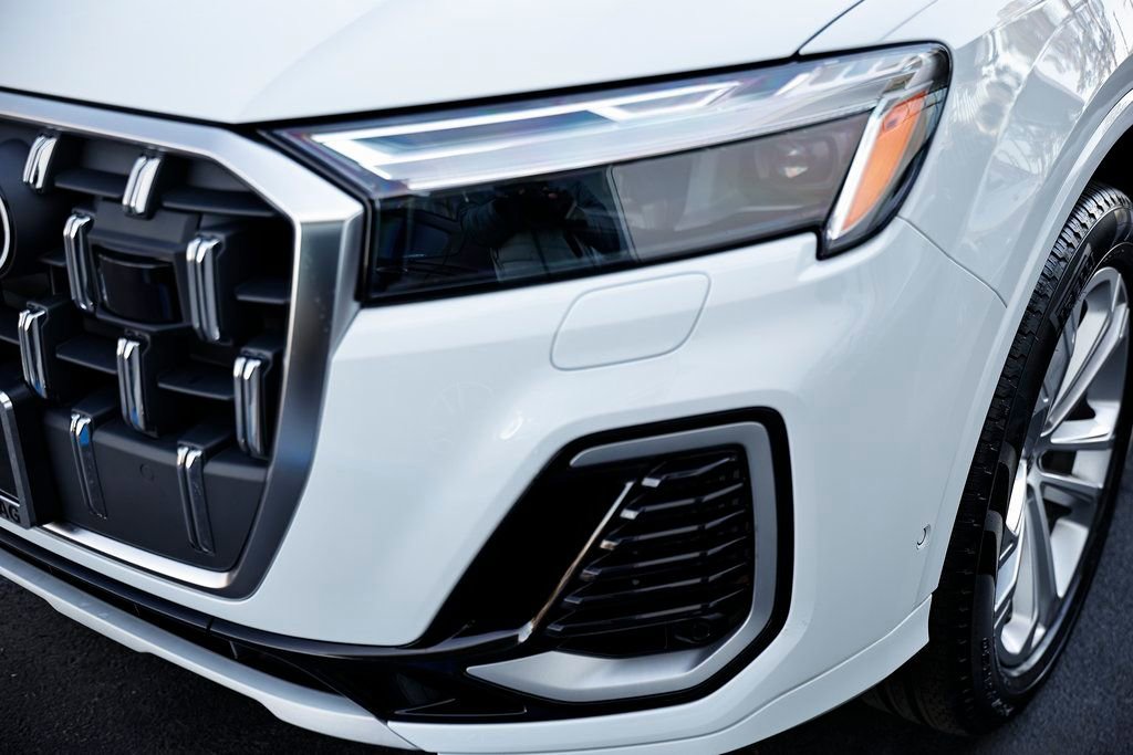 Used 2025 Audi Q7 3.0T Premium Plus image 12