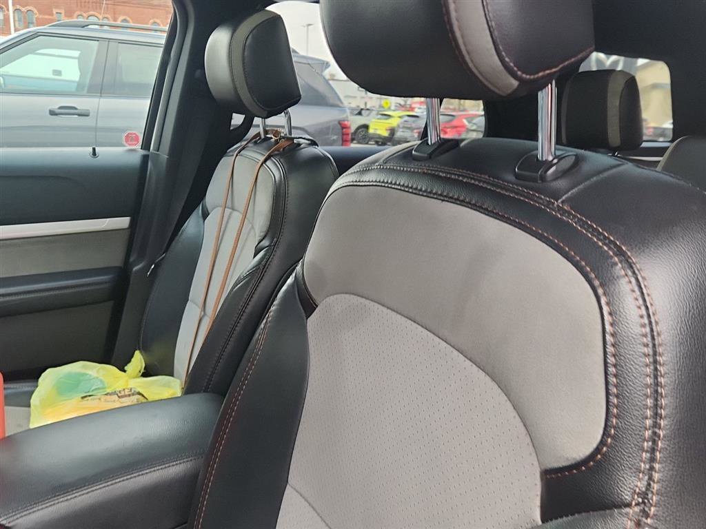 Used 2017 Ford Explorer XLT w/ XLT Appearance Package image 16