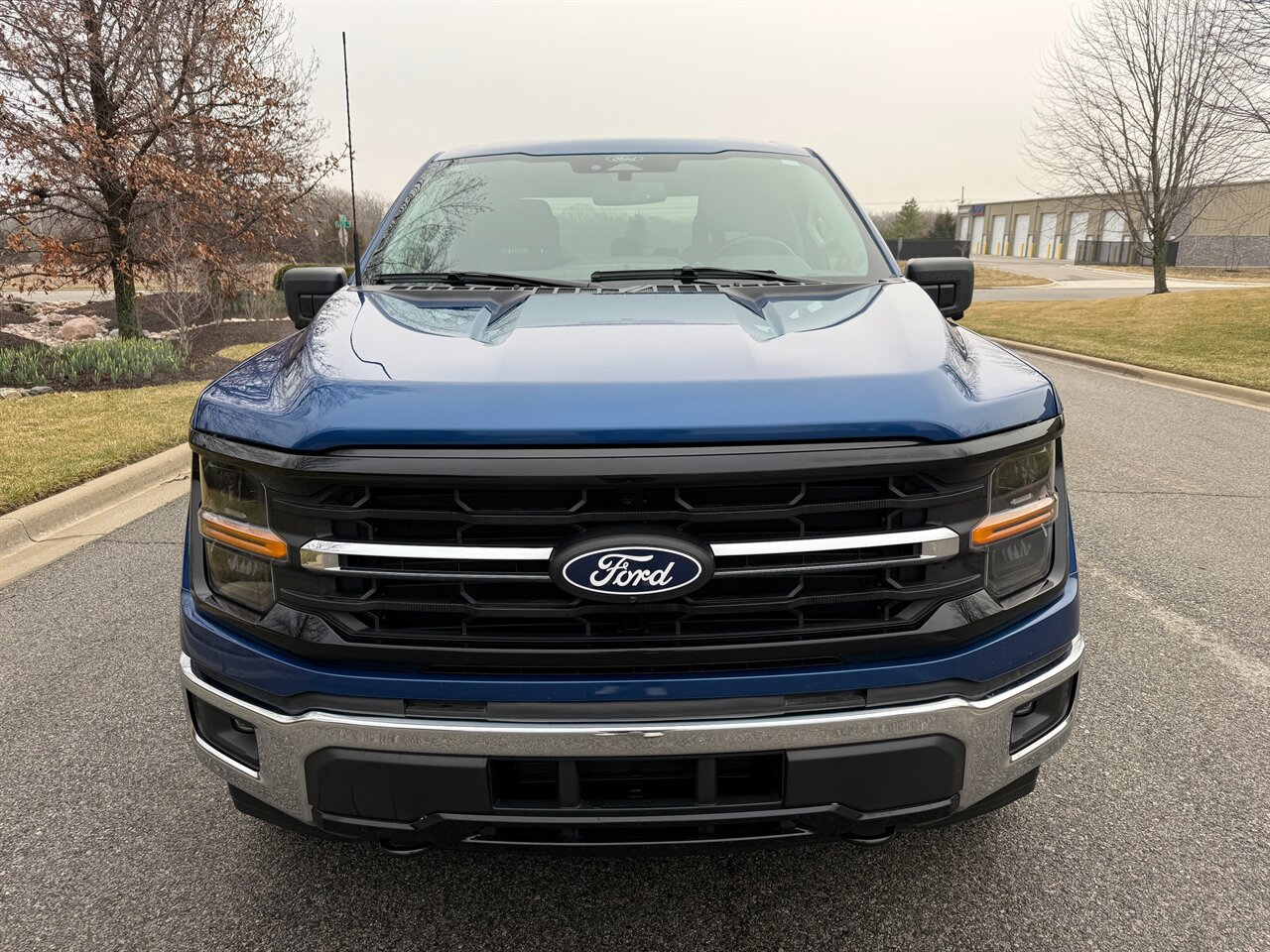 Used 2024 Ford F150 XLT AWD/4WD image 3