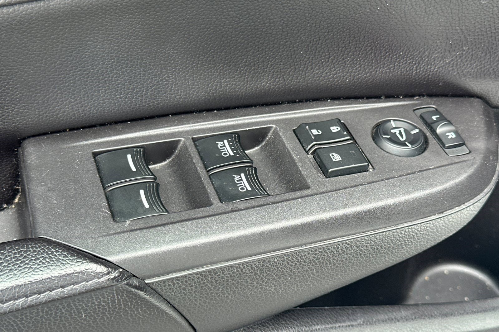 Used 2017 Acura ILX FWD image 13