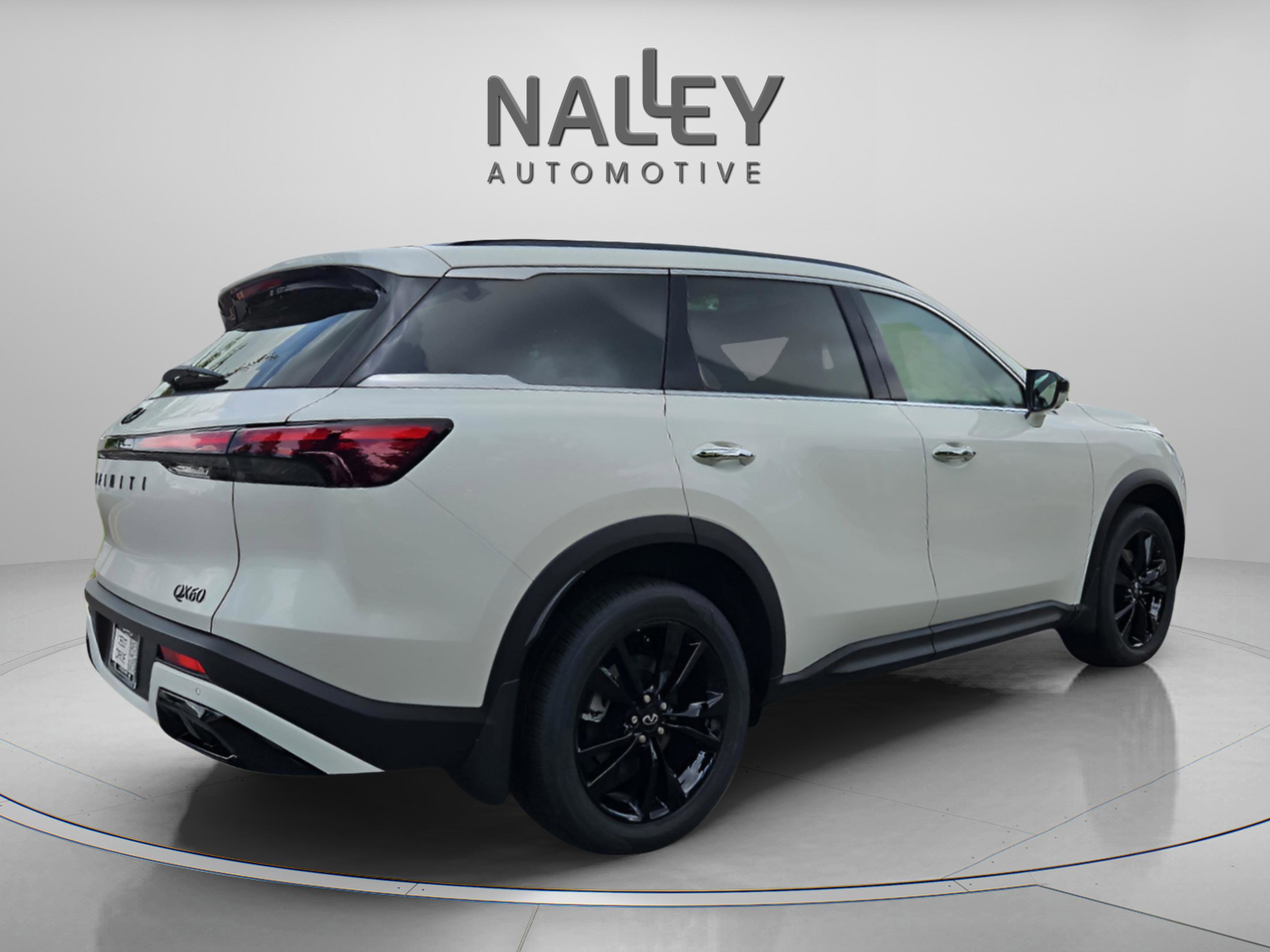 Used 2025 INFINITI QX60 Luxe w/ Black Edition image 4