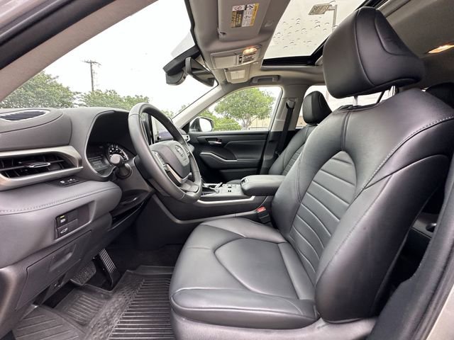 Certified 2024 Toyota Highlander XLE AWD/4WD image 27