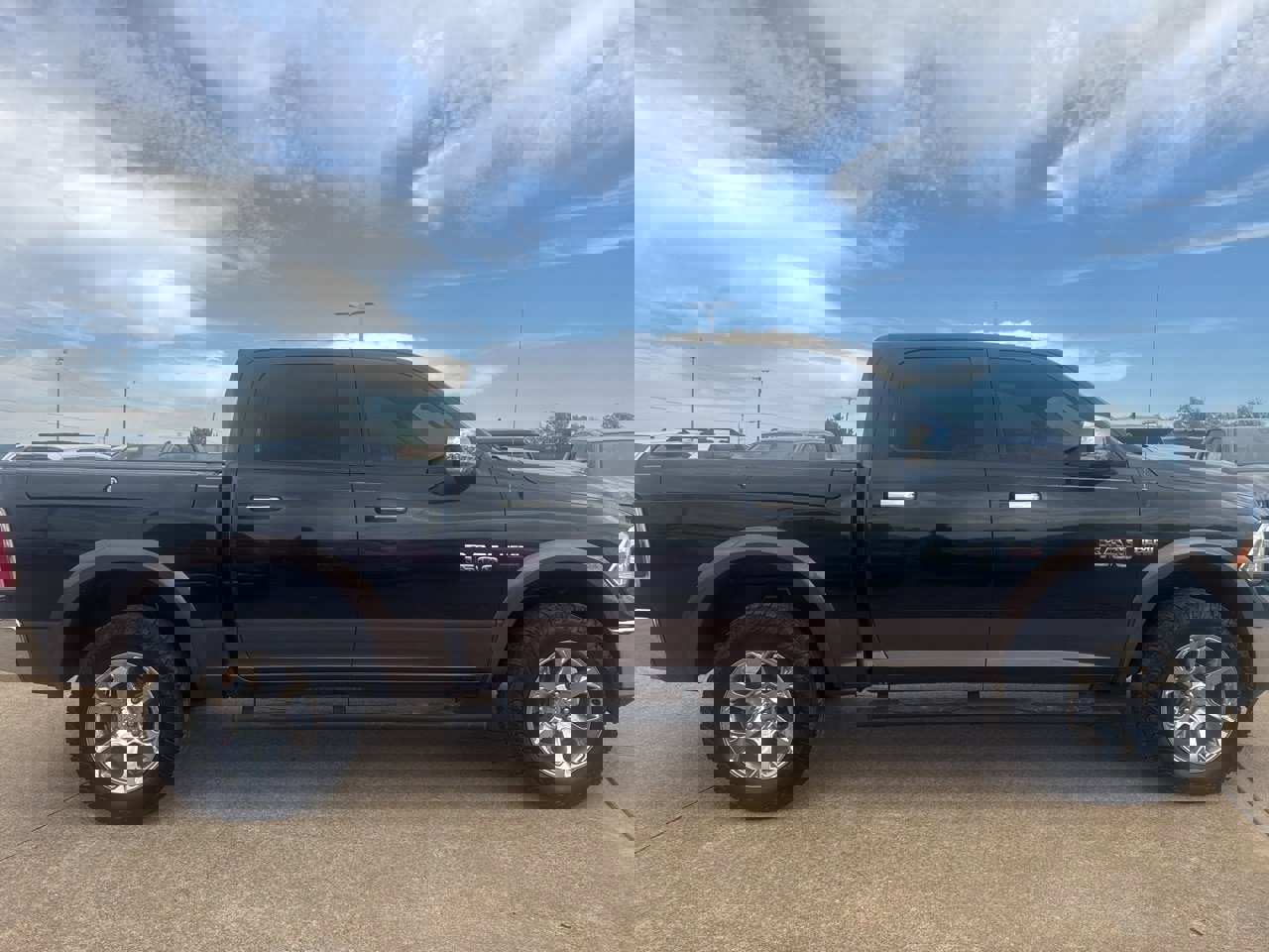 Used 2017 RAM 1500 Laramie image 8