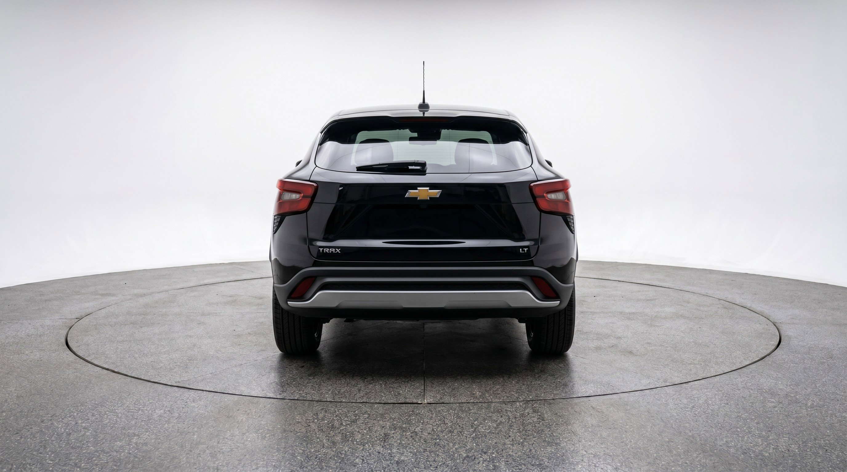 Used 2025 Chevrolet Trax LT FWD image 7