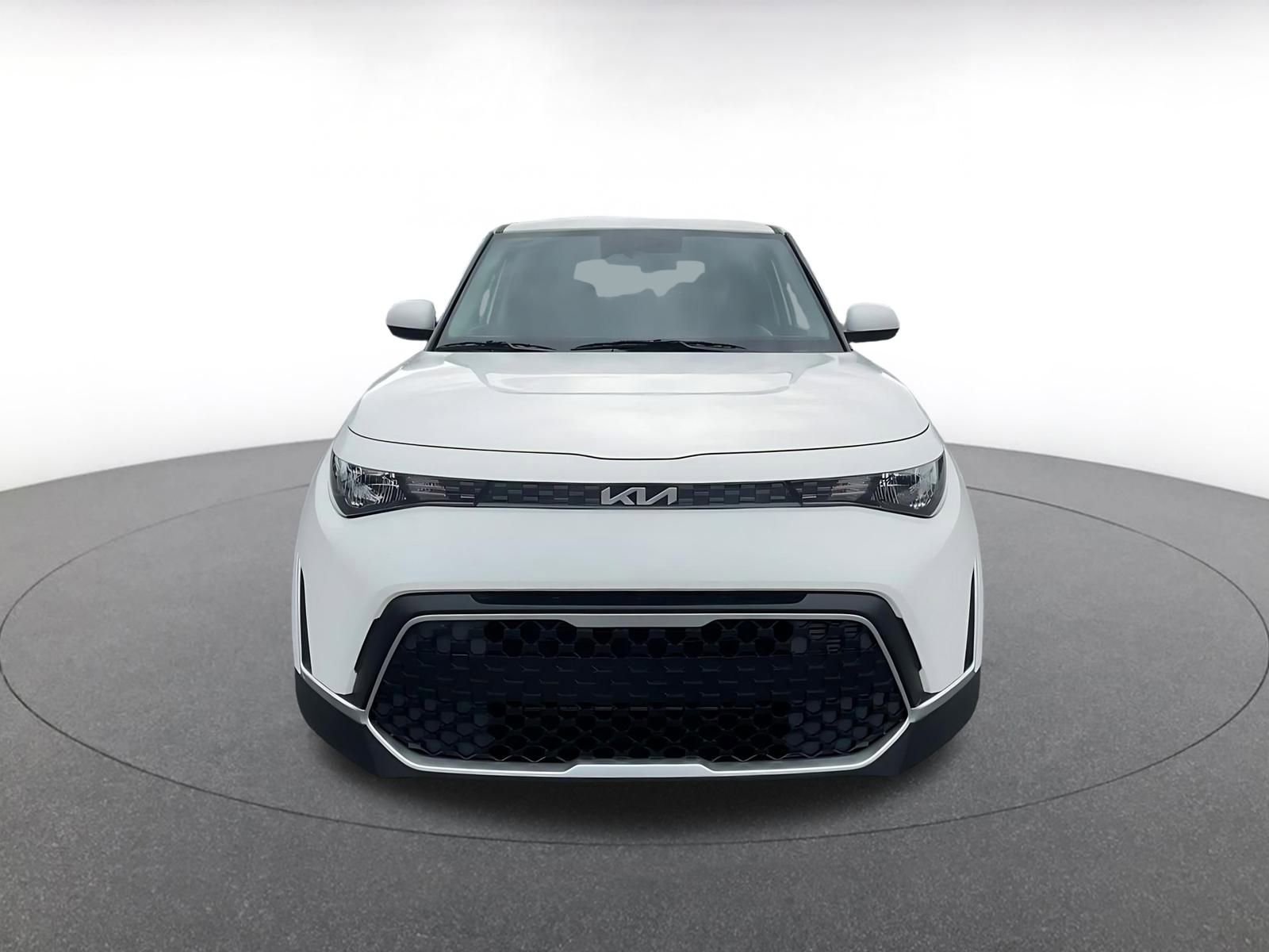 Used 2025 Kia Soul LX w/ LX Technology Package image 4