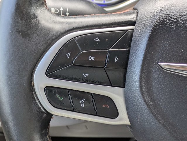 Used 2019 Chrysler Pacifica Touring-L w/ Advanced Safetytec Group FWD image 25