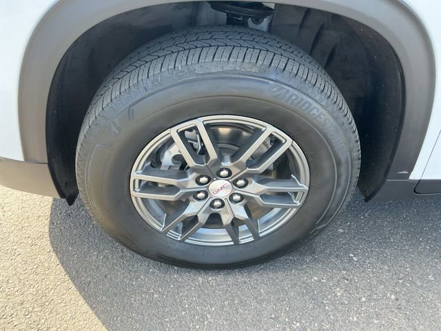 Used 2025 GMC Acadia Elevation image 9