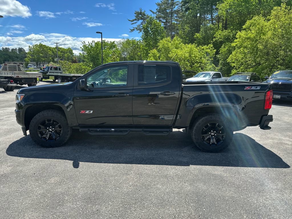 Used 2017 Chevrolet Colorado Z71 w/ Z71 Midnight Edition AWD/4WD image 2