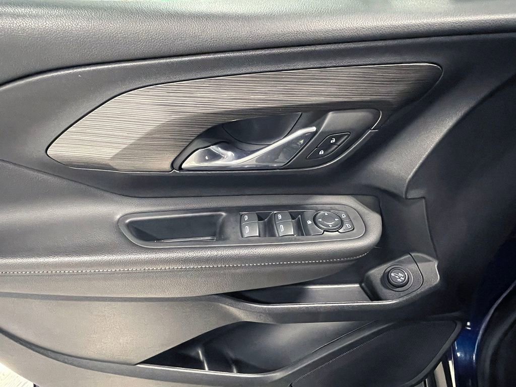 Used 2023 GMC Terrain SLE w/ Driver Convenience Package image 20