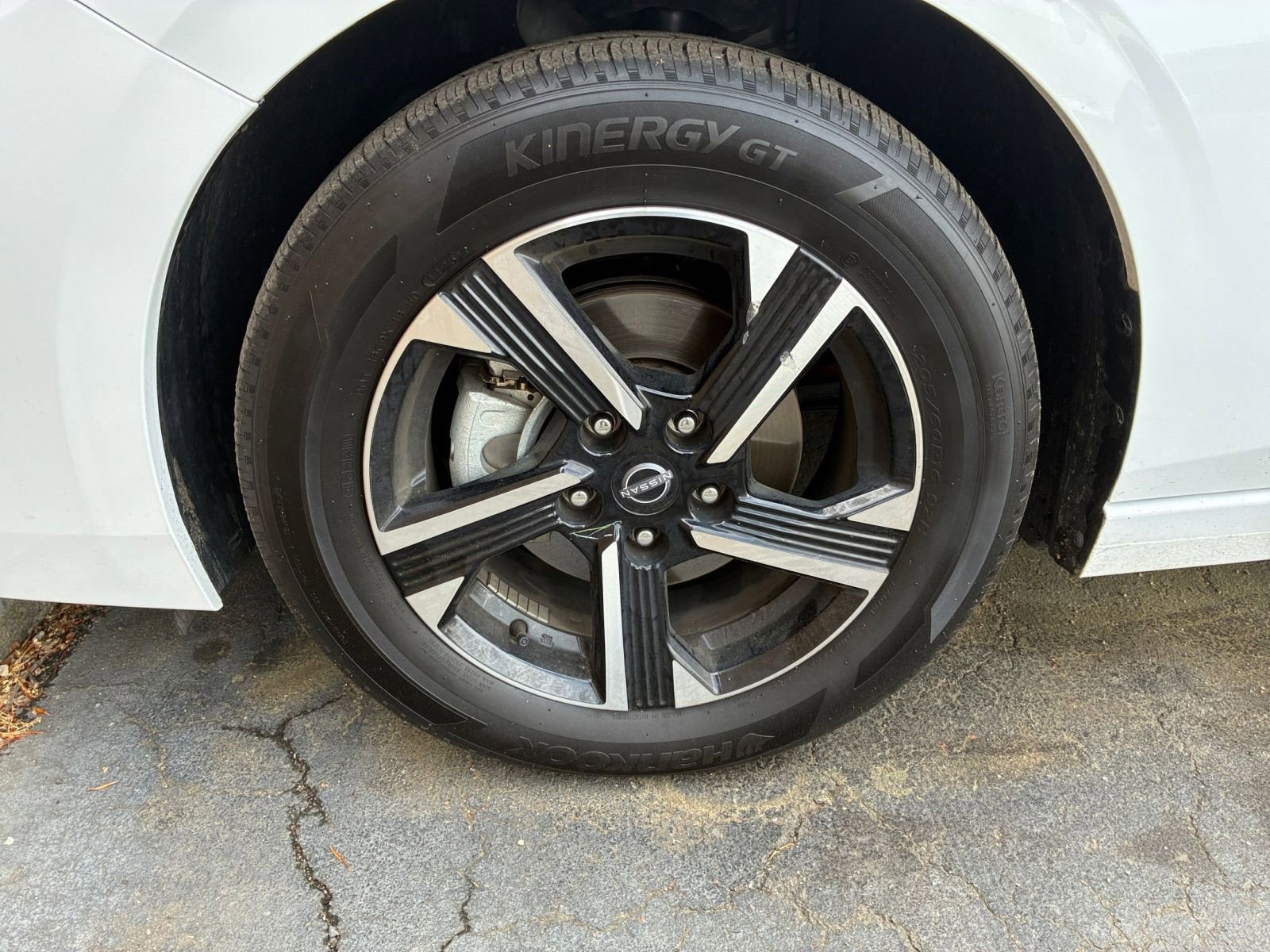 Used 2025 Nissan Sentra SV image 28