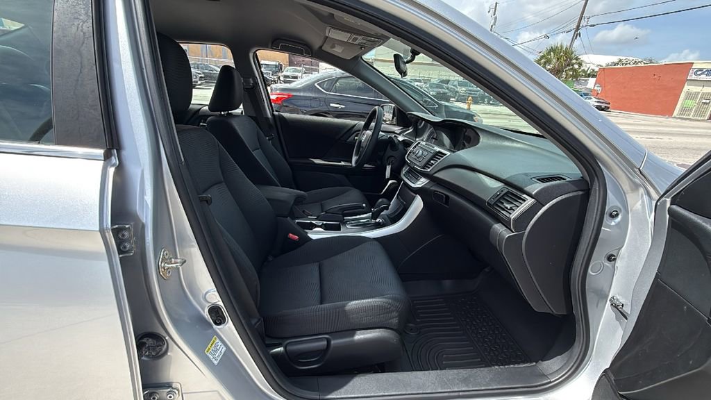 Used 2015 Honda Accord LX image 36