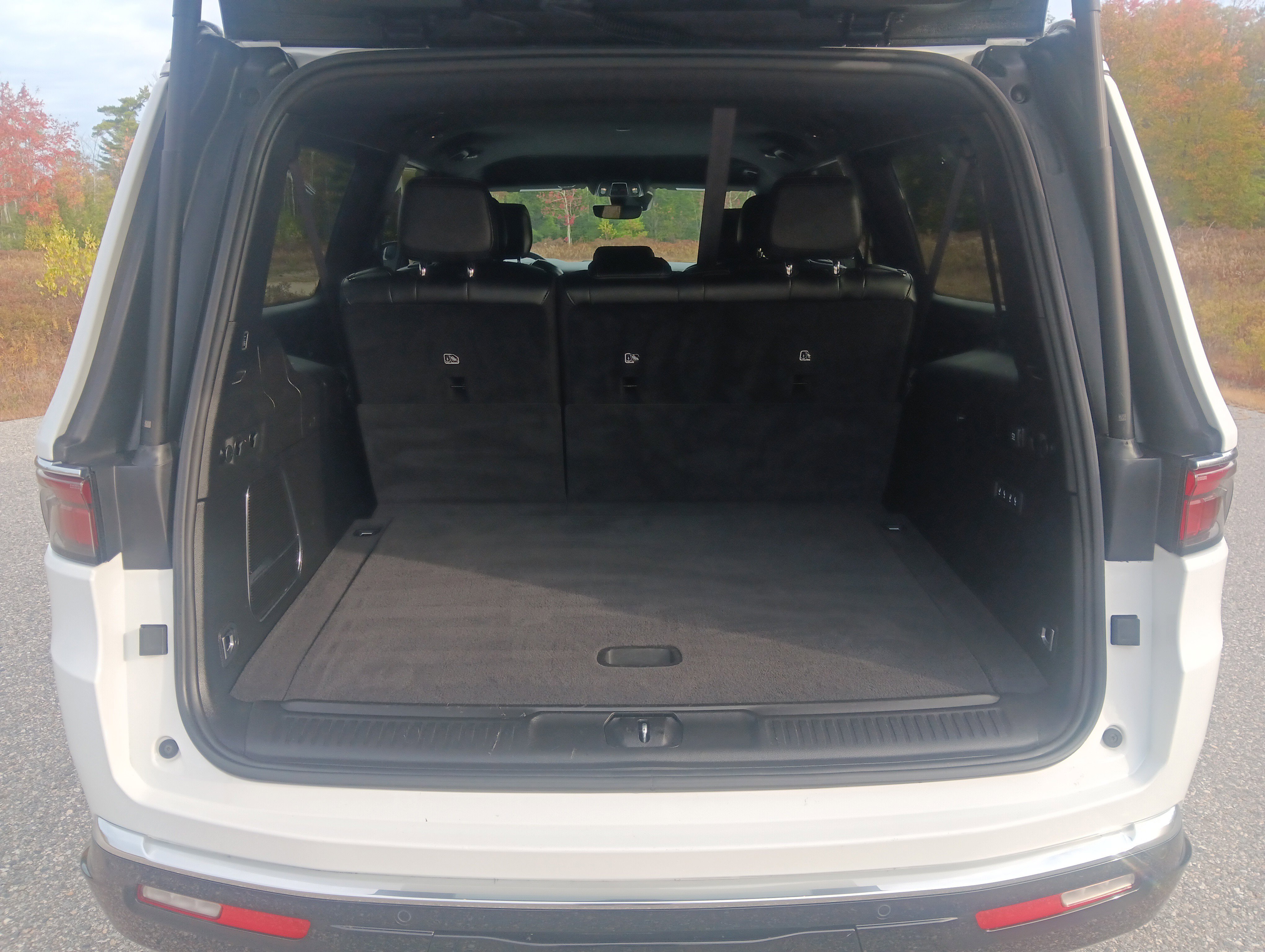 Used 2023 Jeep Wagoneer L Series II image 18