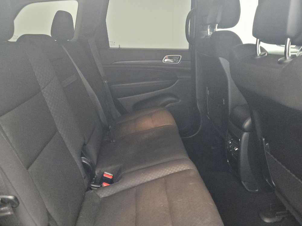 Used 2020 Jeep Grand Cherokee Laredo RWD image 19